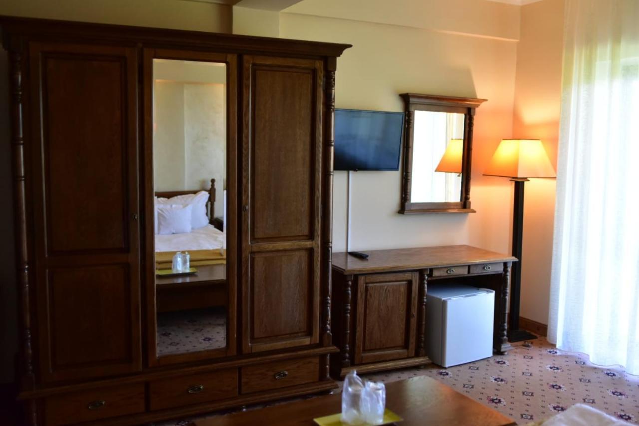 Bellavista Brasov Hotel Săcele Екстериор снимка