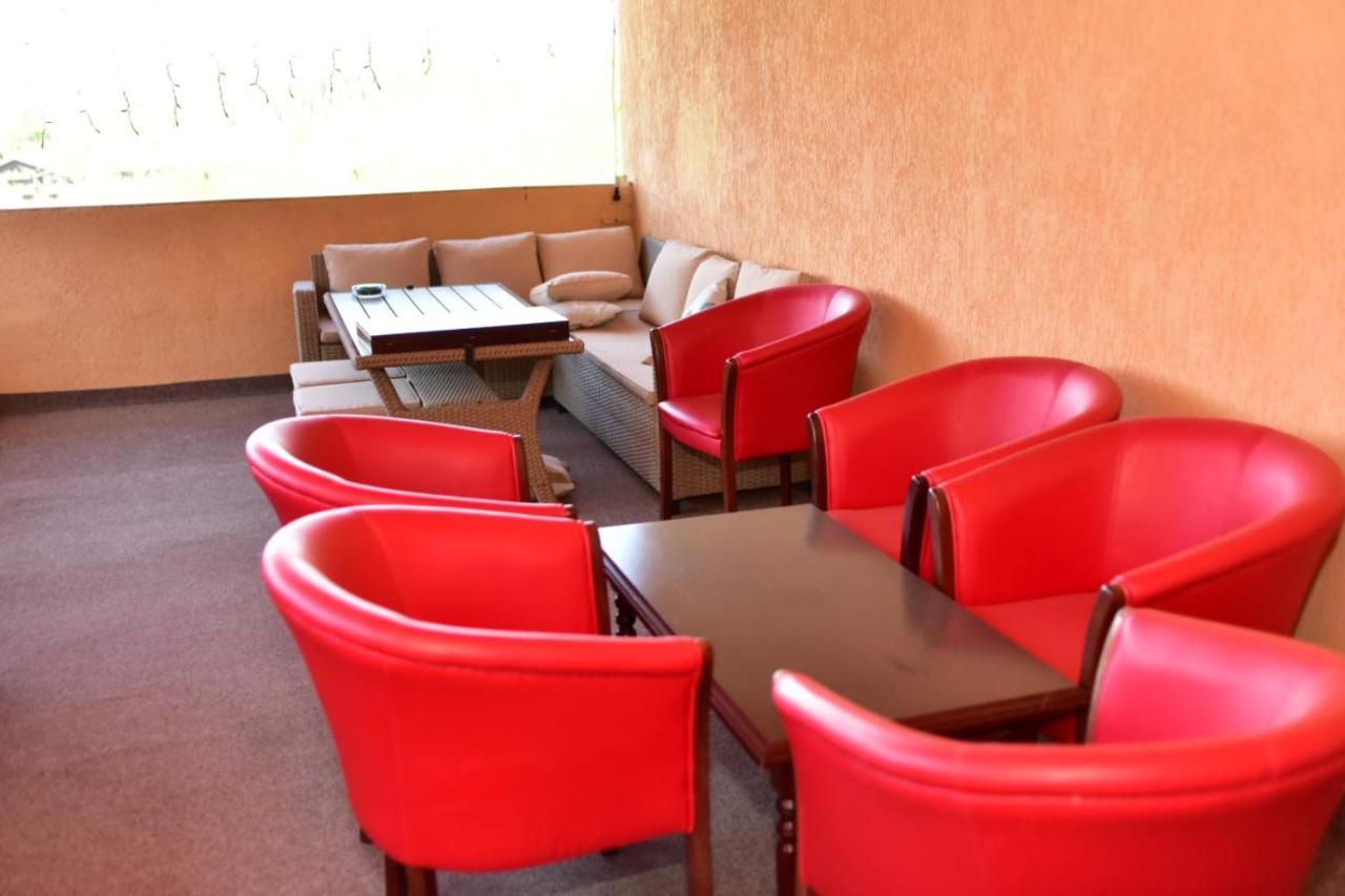 Bellavista Brasov Hotel Săcele Екстериор снимка