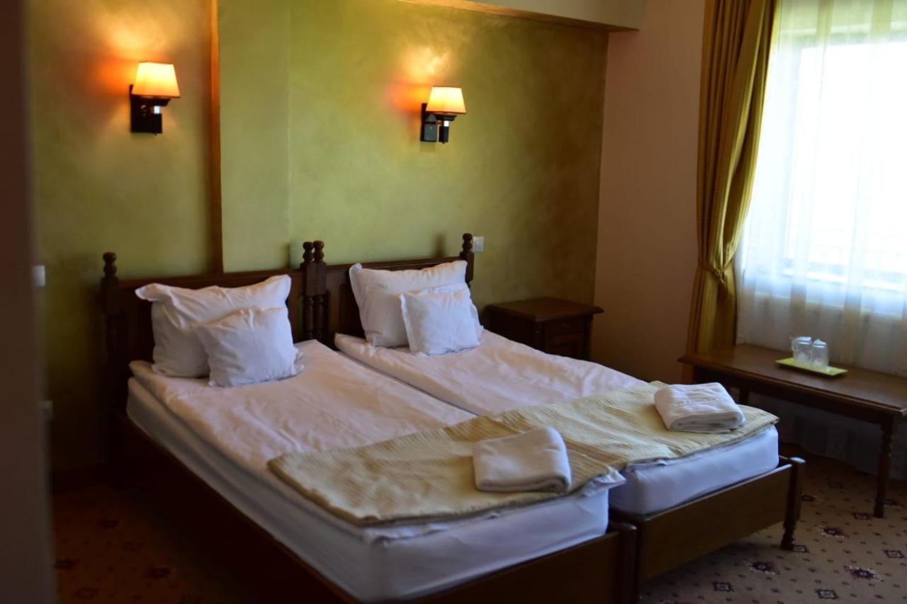 Bellavista Brasov Hotel Săcele Екстериор снимка