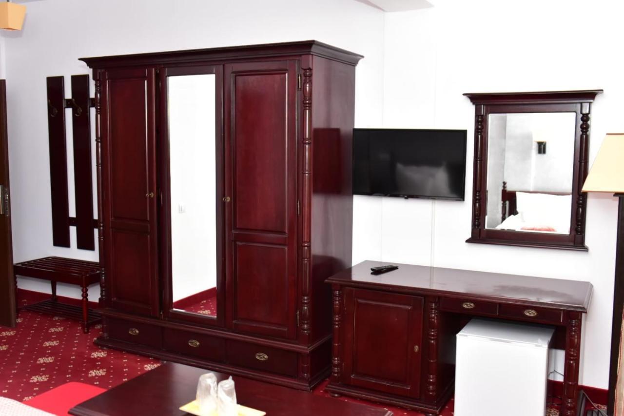 Bellavista Brasov Hotel Săcele Екстериор снимка