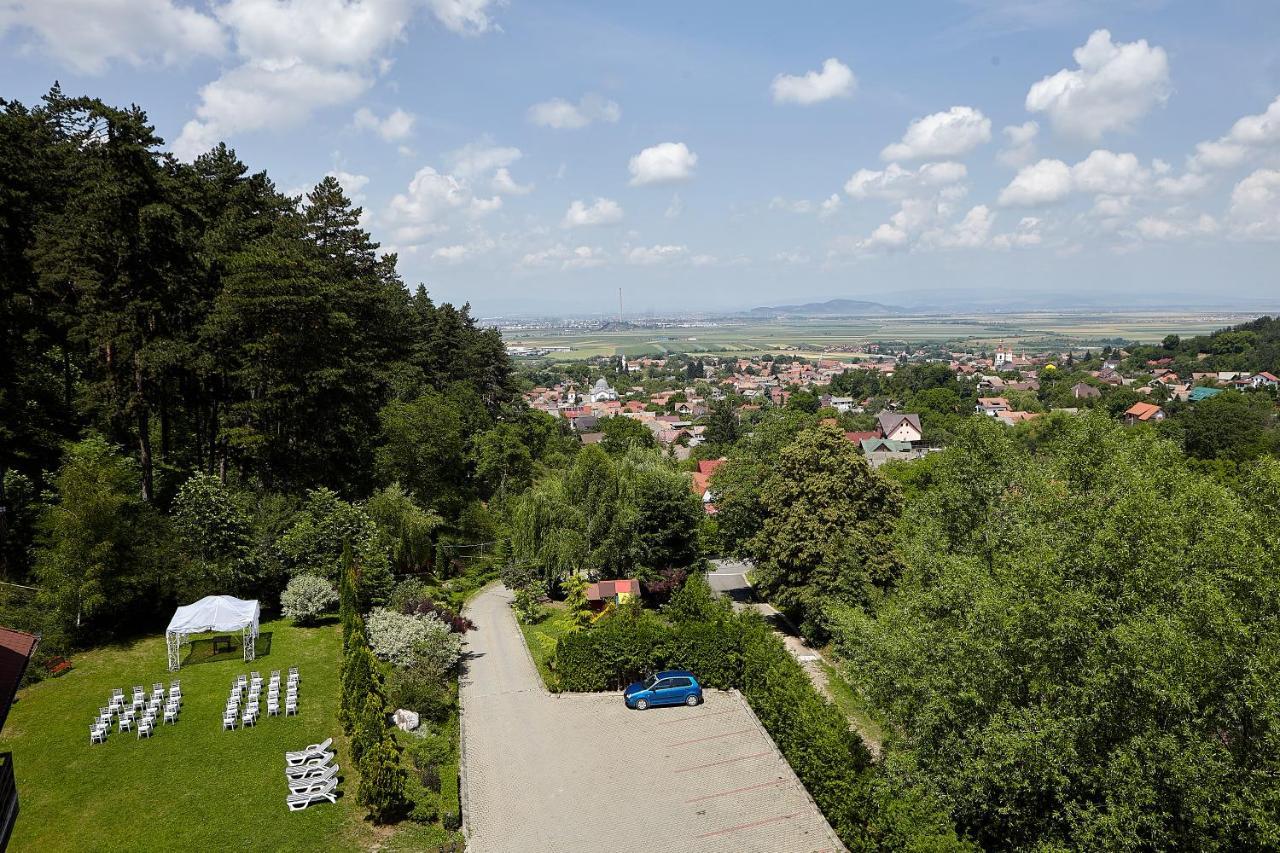 Bellavista Brasov Hotel Săcele Екстериор снимка